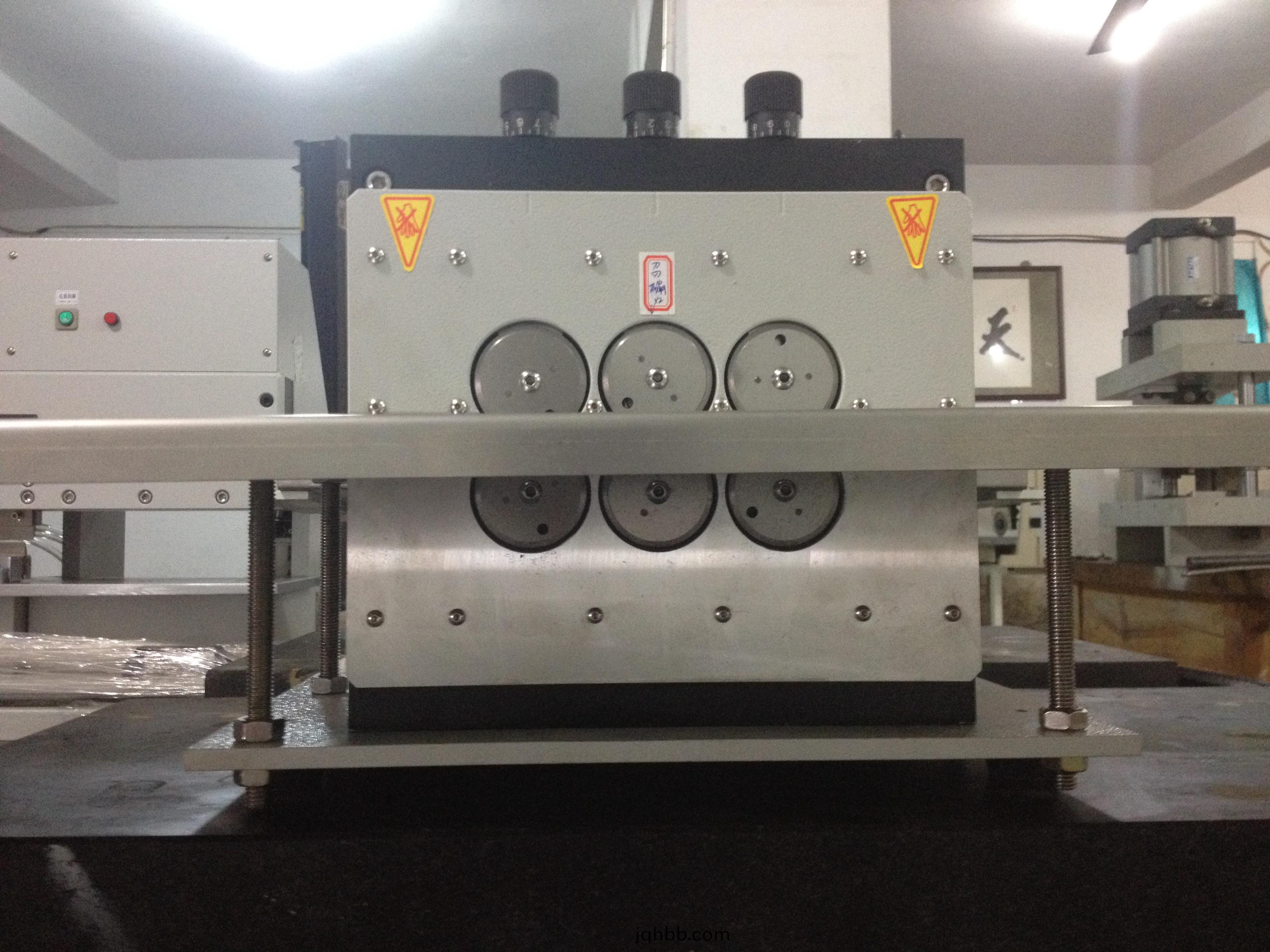 東莞(guan)超(chao)長闆PCB切闆機,東莞多刀(dao)式PCB切闆機,CWVC-3S