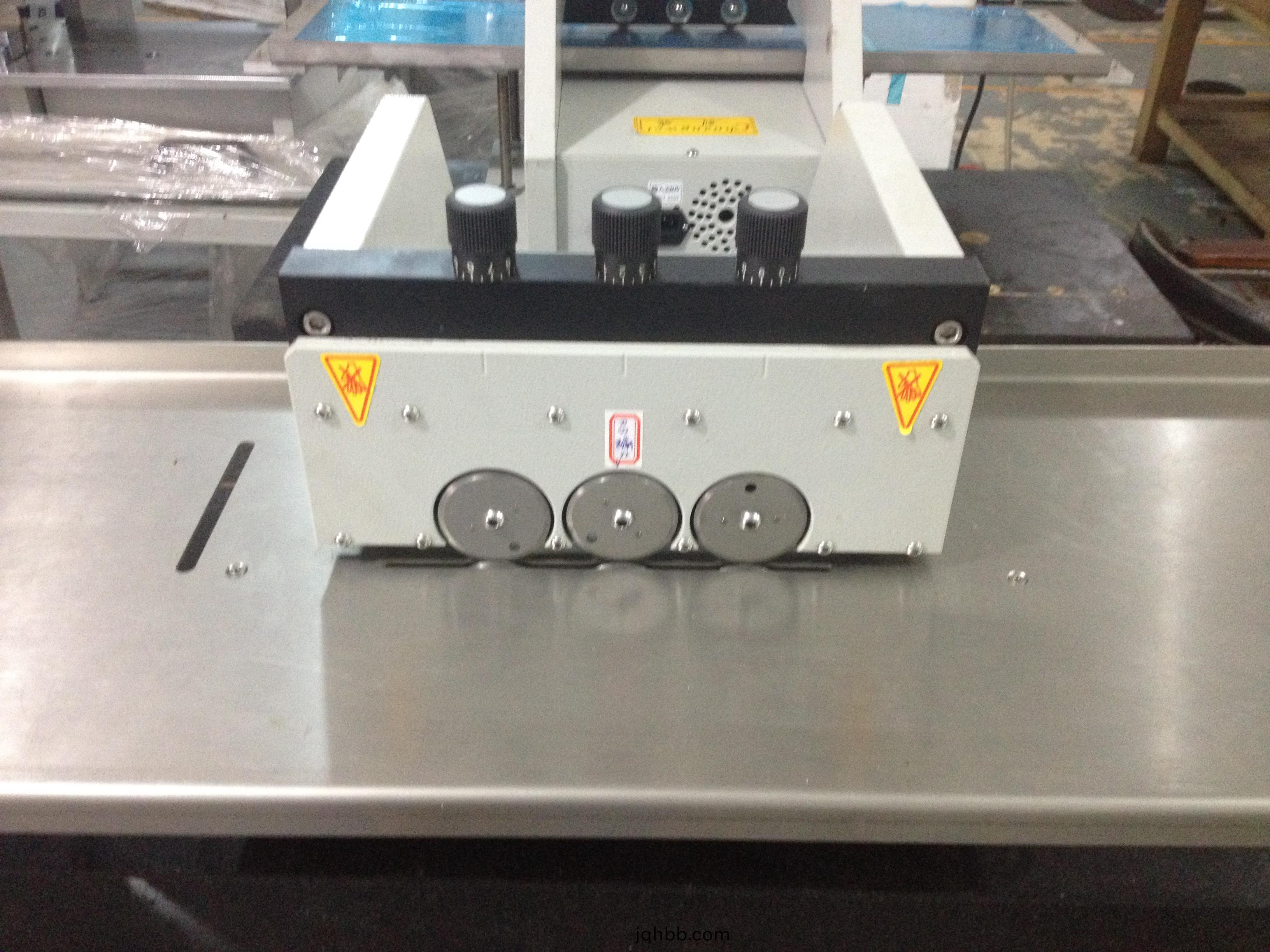 東莞(guan)led自動(dong)分闆機,燈條自動分闆機,CWVC-3S